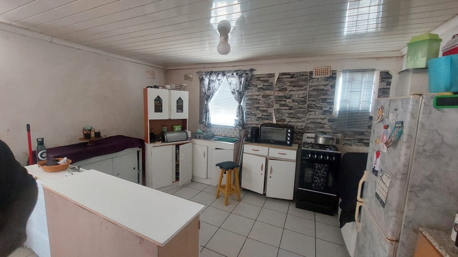 2 Bedroom Property for Sale in Park Village Western Cape